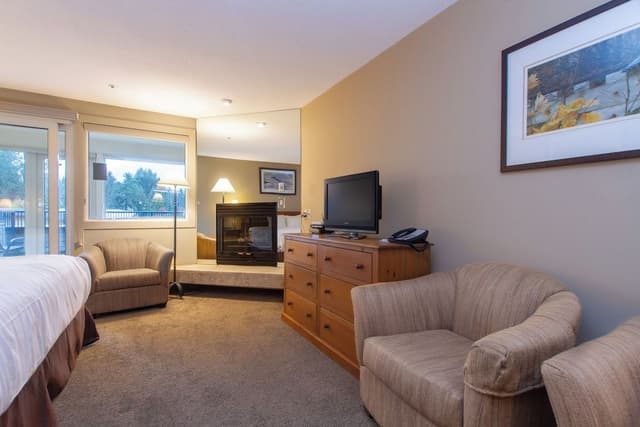 Condo, 1 Bedroom + Loft, Hot Tub (Unit 206)
