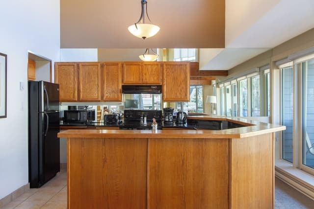 Condo, 1 Bedroom + Loft, Hot Tub (Unit 211)