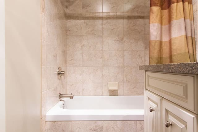 Condo, 1 Bedroom + Loft, Hot Tub (Unit 208)