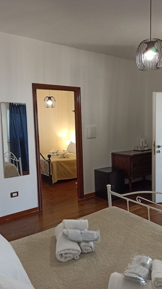 Family Room, 2 Bedrooms