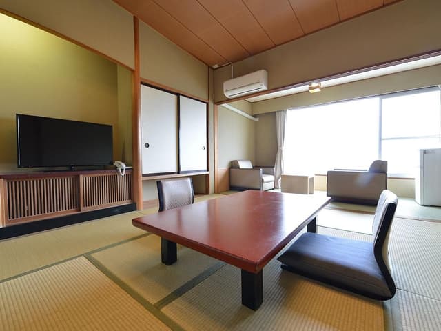 Main and Yuyama Building Japanese Style Room with 10 Tatami - Non-Smoking