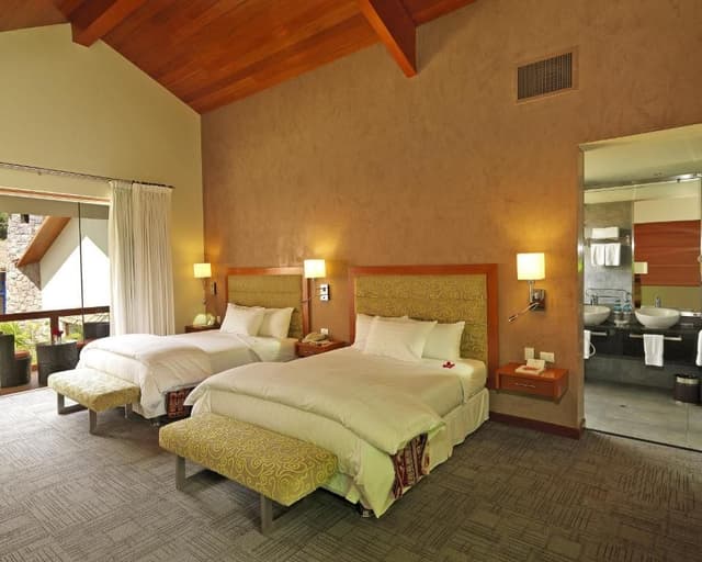 Family Suite of Lake