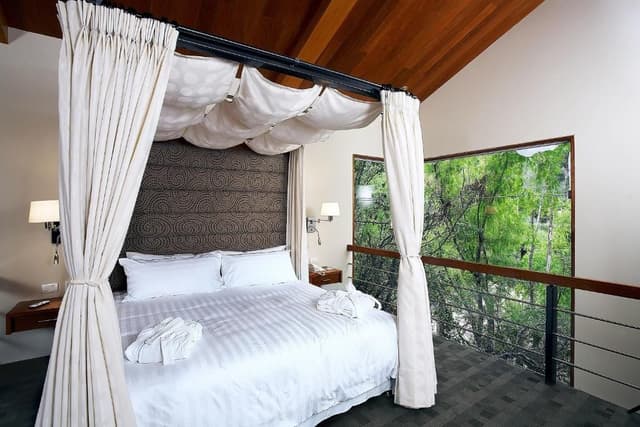Suite with Riverfront View