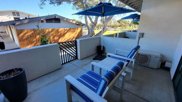 Standard Queen Patio