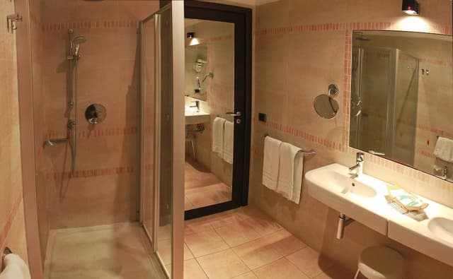 Classic Double or Twin Room, Balcony
