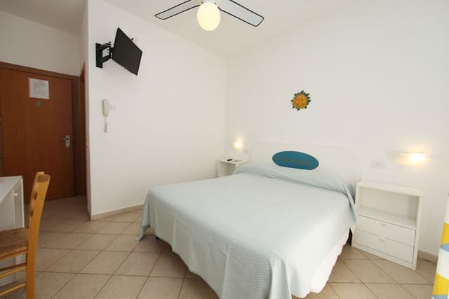 Double Room (MS)