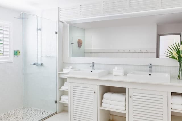 One-Bedroom Beachfront Suite