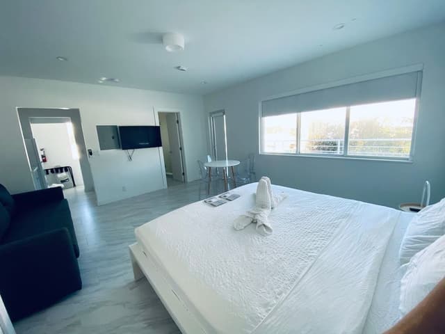 Deluxe Studio Suite