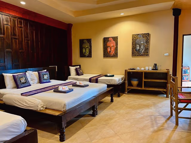 Deluxe Suite, Multiple Beds