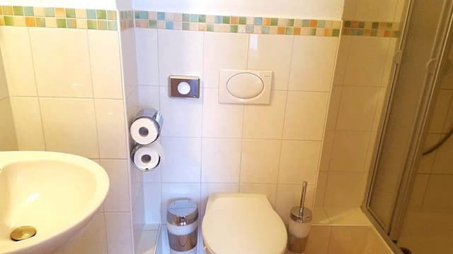 Economy Double or Twin Room, Shared Bathroom