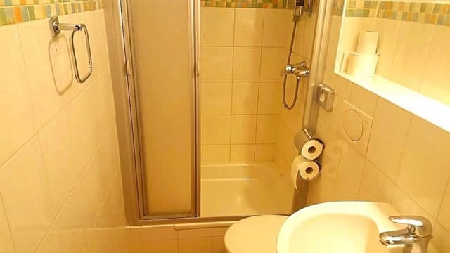 Economy Double or Twin Room, Shared Bathroom