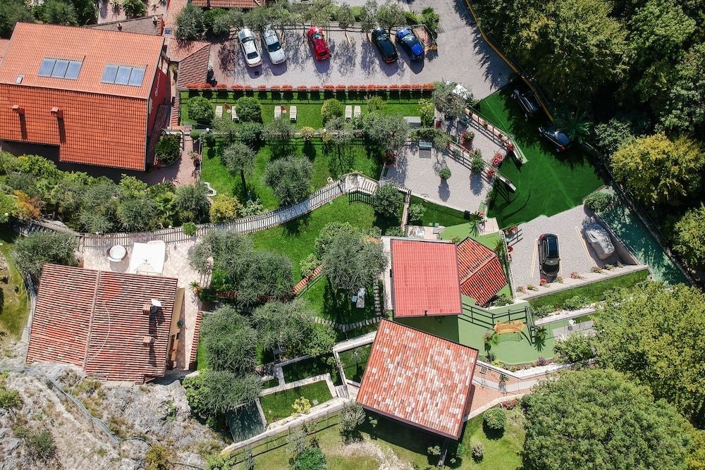 Hotel La Gardenia & Villa Oleandra3