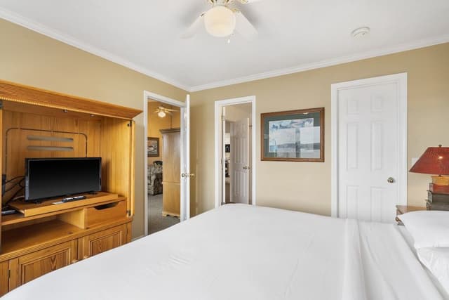 Standard Condo, 2 Bedrooms, Lake View