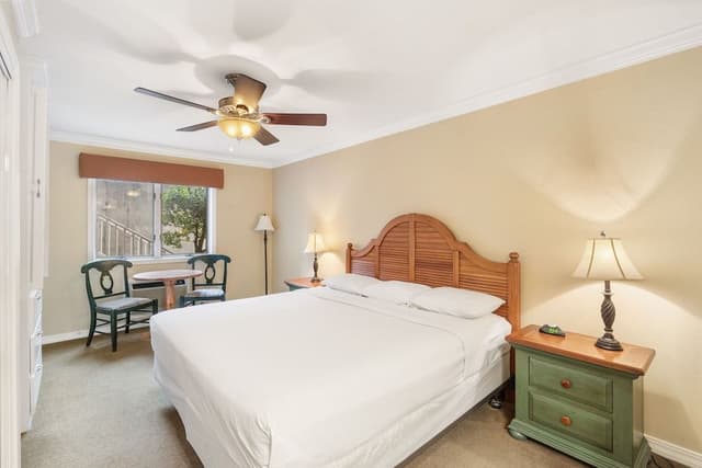 Standard Condo, 2 Bedrooms, Lake View