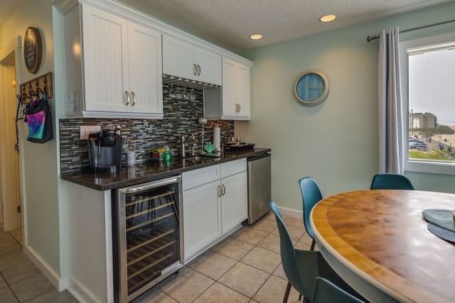 Penthouse, 1 Bedroom, Kitchen, Beach View