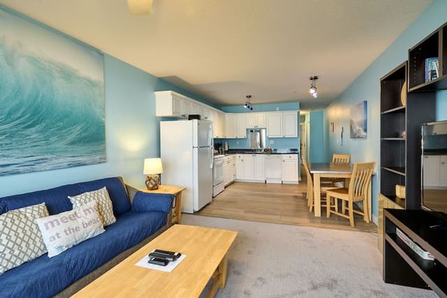 Premier Condo, 1 Bedroom, Kitchen, Beach View