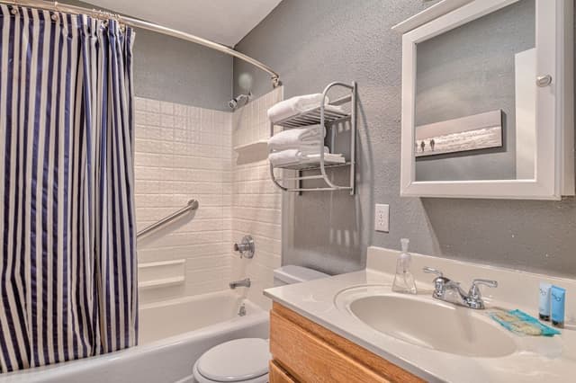 Premier Condo, 1 Bedroom, Kitchen, Beach View