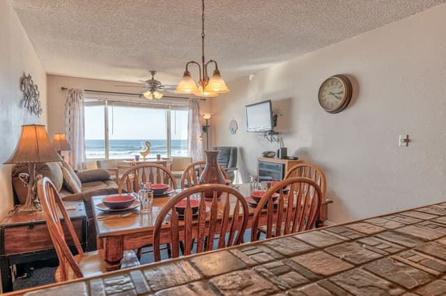 Premier Condo, 1 Bedroom, Kitchen, Beach View