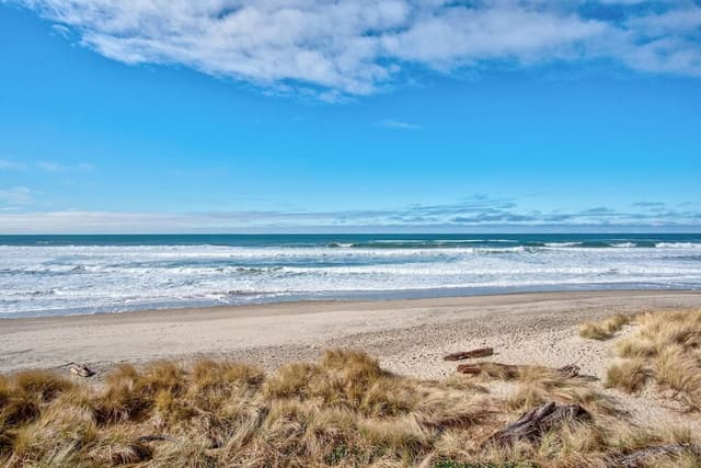 Premier Condo, 1 Bedroom, Kitchen, Beach View