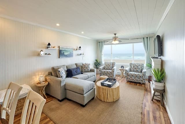 Premier Condo, 1 Bedroom, Kitchen, Beach View