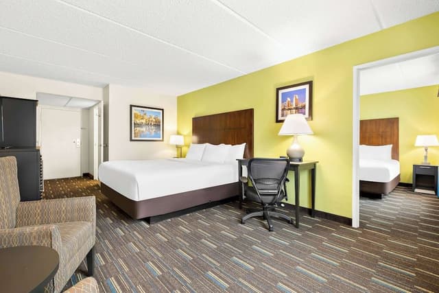Suite, Multiple Beds, Non Smoking (Upgrade)