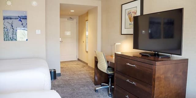 Deluxe Room, 2 Queen Beds, North Tower