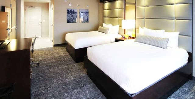Deluxe Room, 2 Queen Beds, North Tower