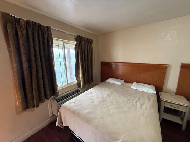 Room, 2 Queen Beds, Smoking
