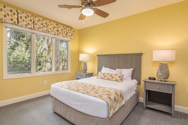 Premium Condo, 3 Bedrooms, 2 Bathrooms
