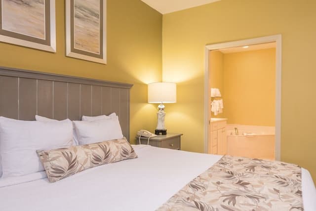Premium Condo, 3 Bedrooms, 2 Bathrooms