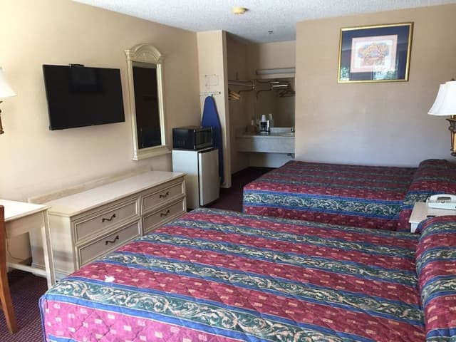 Standard Room, 2 Queen Beds, Non Smoking