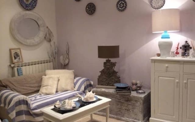 Luxury Apartment, 2 Bedrooms, Kitchen, Tower