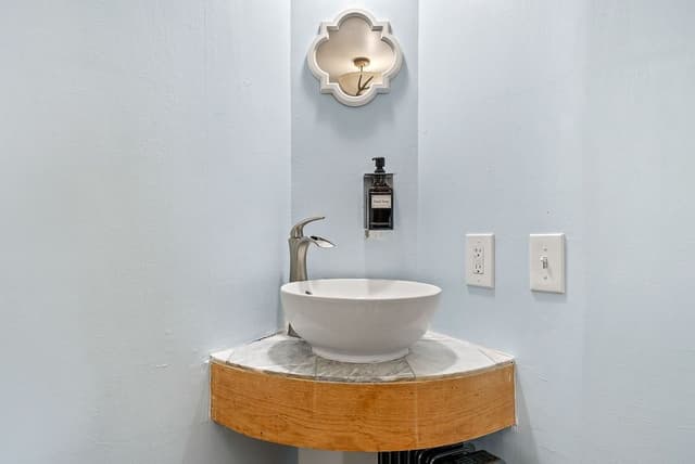 Single Room, Shared Bathroom