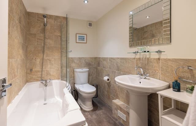Standard Double Room, Ensuite