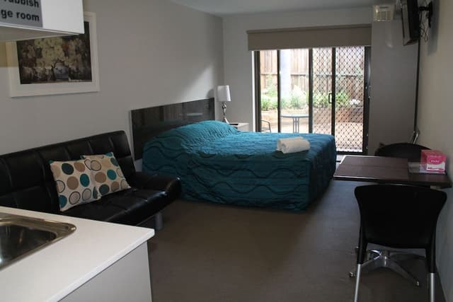 Superior Studio, 1 King Bed