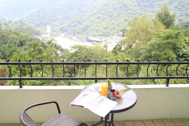 Suite with Mountain View