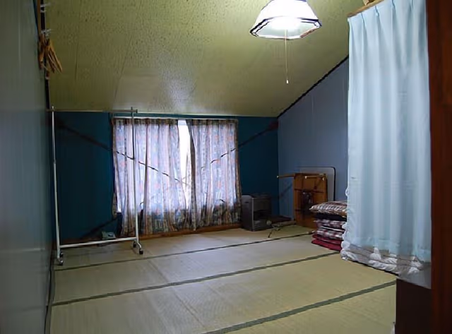 Traditional Room (Japanese style, for 1-4 people)