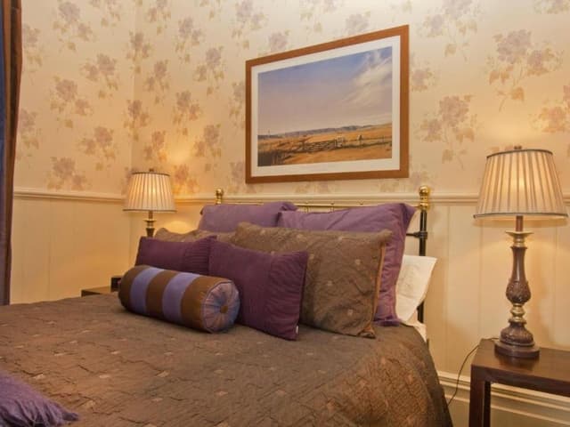 Mulberry Room