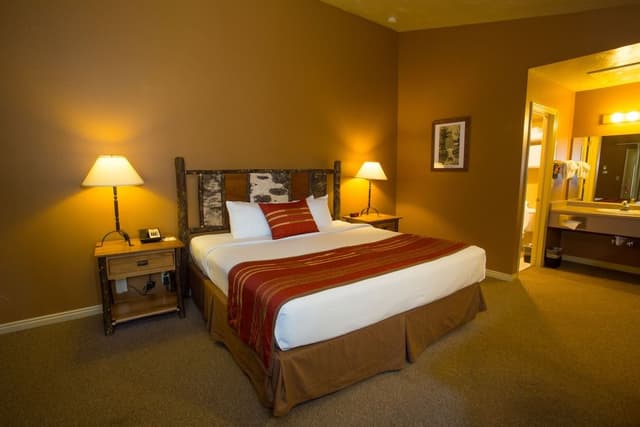 Deluxe Cabin, 1 King Bed