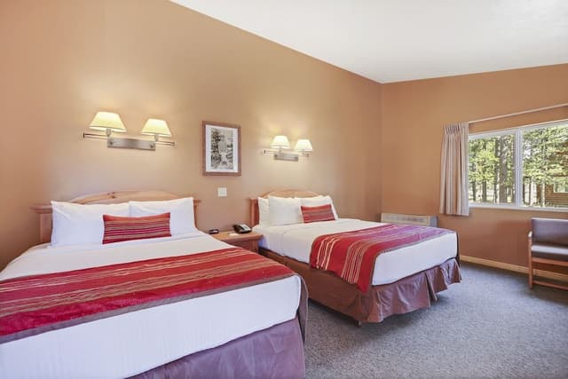 Standard Cabin, 2 Queen Beds