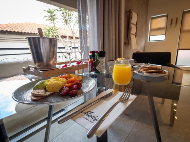 Honeymoon Suite