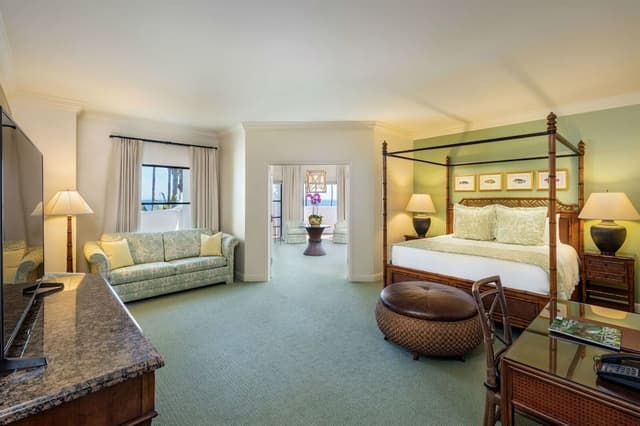 Luxury Penthouse, 1 King Bed, Ocean View (Suite)