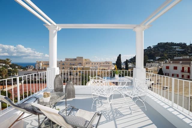 Suite, Sea View (Via le Botteghe 60)