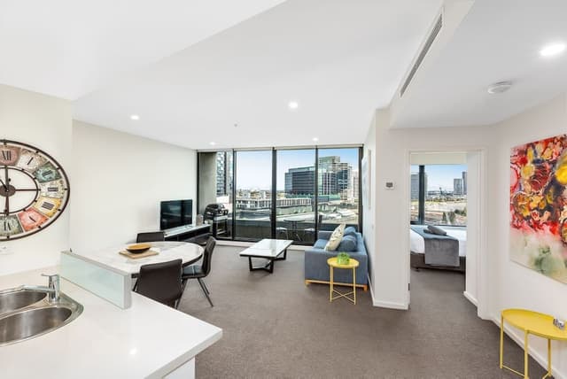 2 Bedroom 2 Bath Deluxe Apartment
