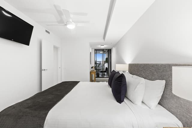 3 Bedroom 2 Bath Deluxe Apartment