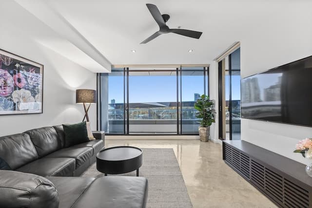 3 Bedroom 2 Bath Deluxe Apartment
