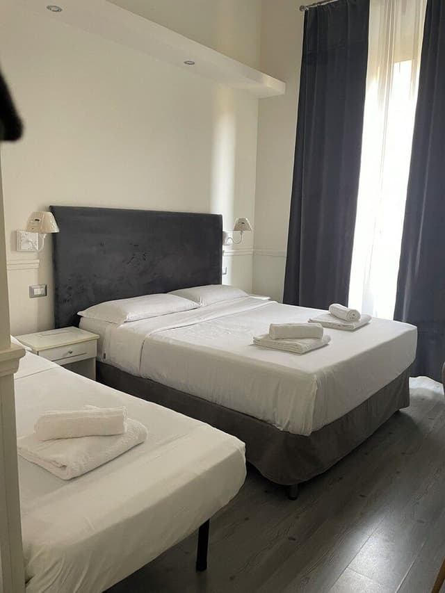 Deluxe Triple Room, 1 Bedroom, Ensuite, City View (External)