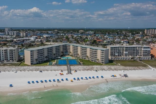 Condo, Multiple Beds (Holiday Surf and Racquet Club 710)