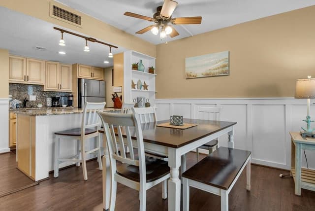 Condo, 1 King Bed with Sofa bed (Holiday Surf and Racquet Club 412)