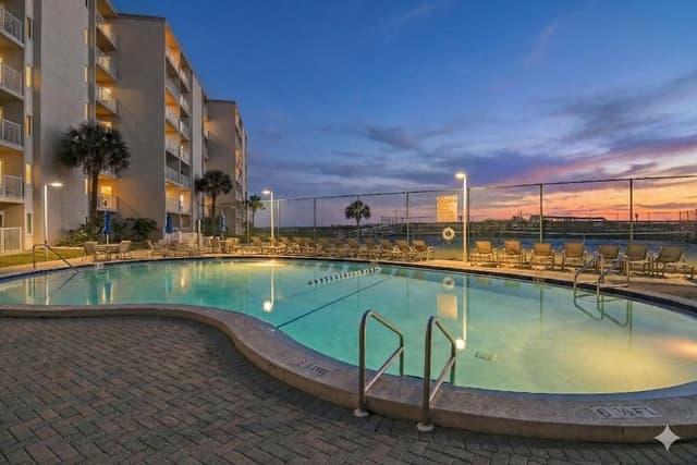 Condo, 1 King Bed with Sofa bed (Holiday Surf and Racquet Club 412)